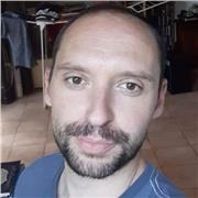 Professeur à domicile ou dans ma salle répétition. N'hésitez pas à me contacter pour toutes informations complémentaires